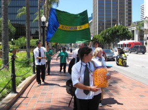 Fans in San Diego tell people about Chuck.